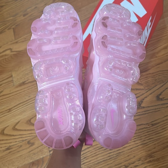Nike Air VaporMax Plus - Picture 2 of 3
